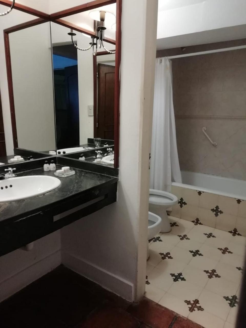 Las Moras Hotel Сан Лоренсо Екстериор снимка